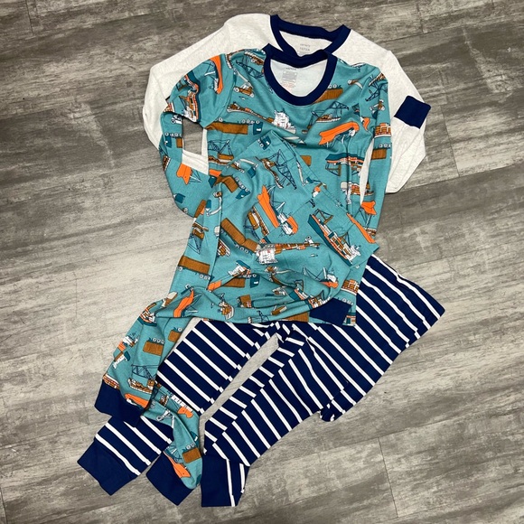 New Carters 4pc Dragon pjs - Picture 5 of 10